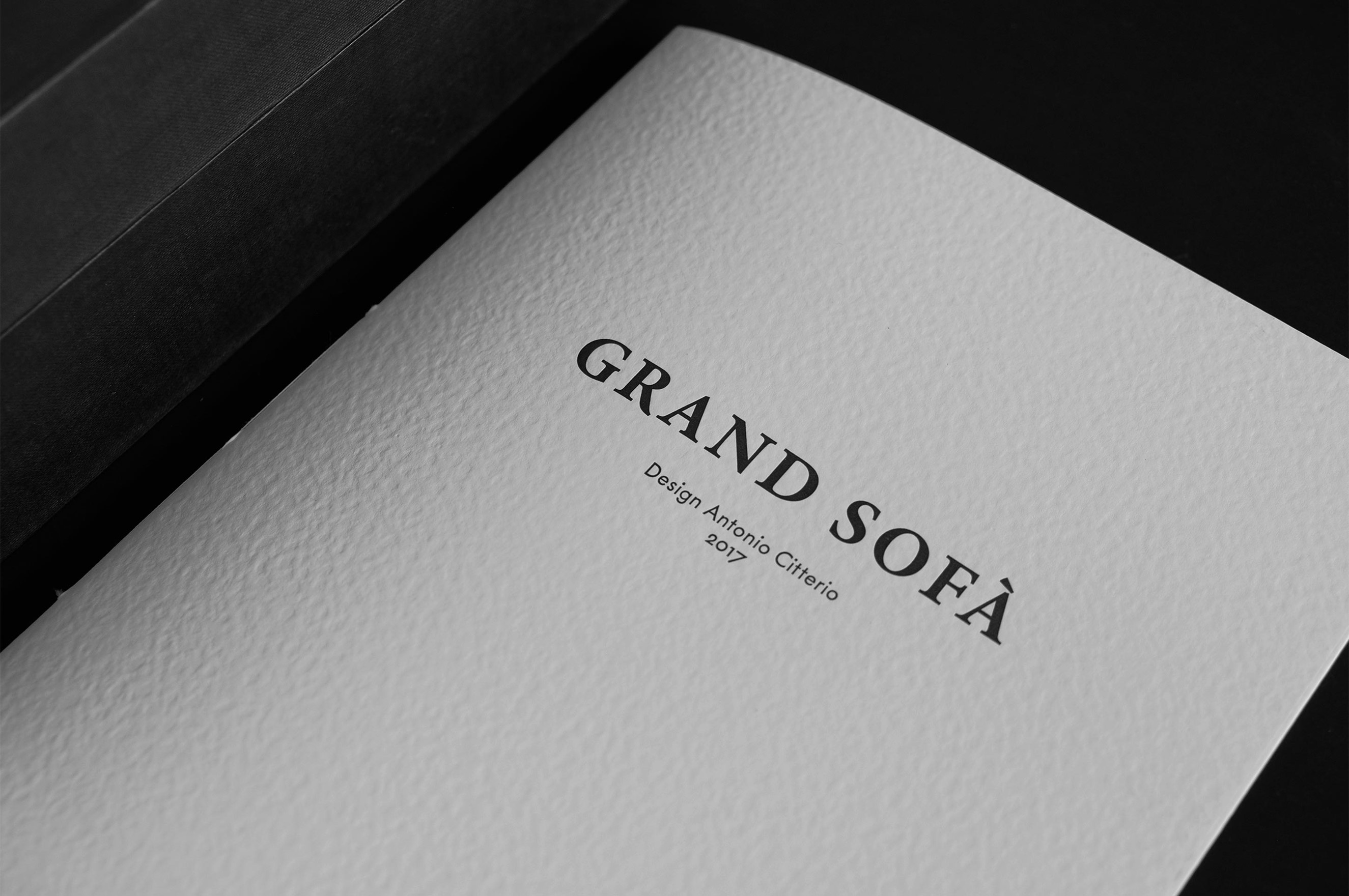 GrandSofa_02.jpg